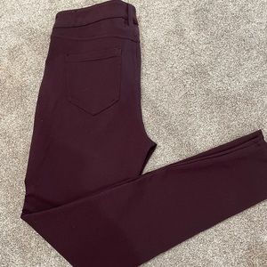 Jacqueline Skinny Pant from Liverpool. Size 10